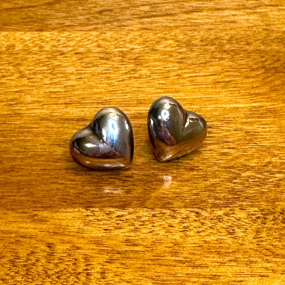 Stifling Silver Heart Stud Earrings